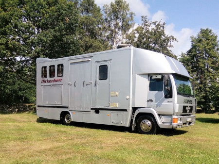 MAN L2000 * Dickenherr CompactClassic * Årsmodell 1999 * 4 hästar * mindre bodel för 2-3 personer * SÅLD
